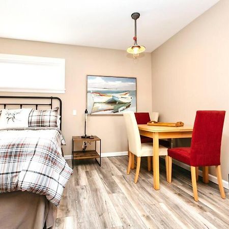 Raincoast Retreat At Shawnigan Lake! エクステリア 写真