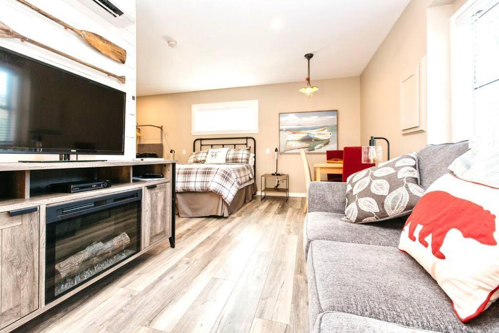 Raincoast Retreat At Shawnigan Lake! エクステリア 写真