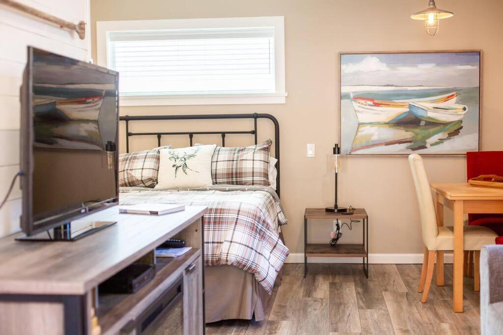 Raincoast Retreat At Shawnigan Lake! エクステリア 写真