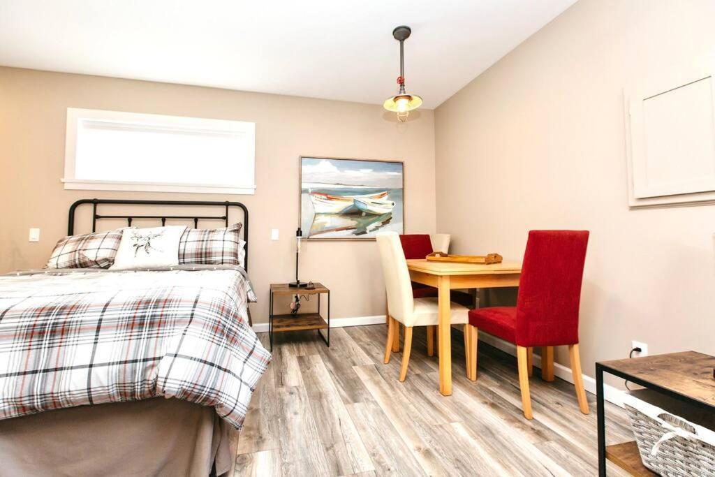 Raincoast Retreat At Shawnigan Lake! エクステリア 写真