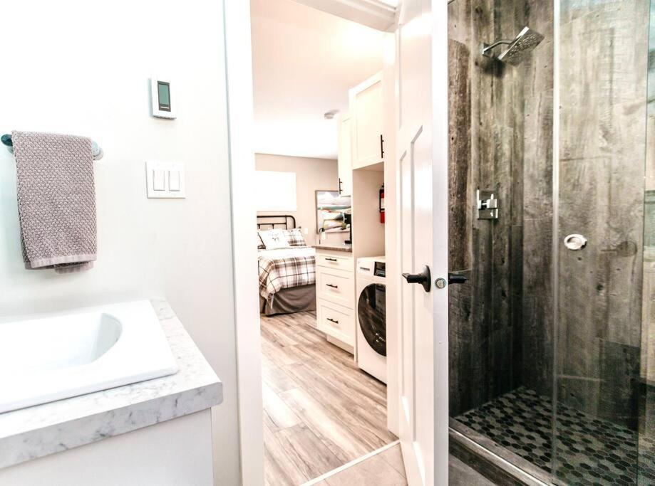 Raincoast Retreat At Shawnigan Lake! エクステリア 写真